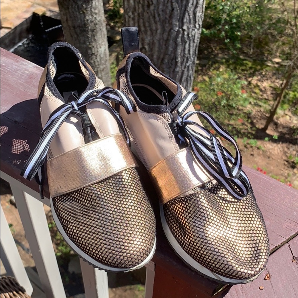 Steve Madden Arctic Cutout Trainers SIZE 7.5